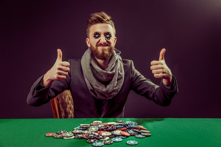 Slots and jackpot game categories on pinascrown platform